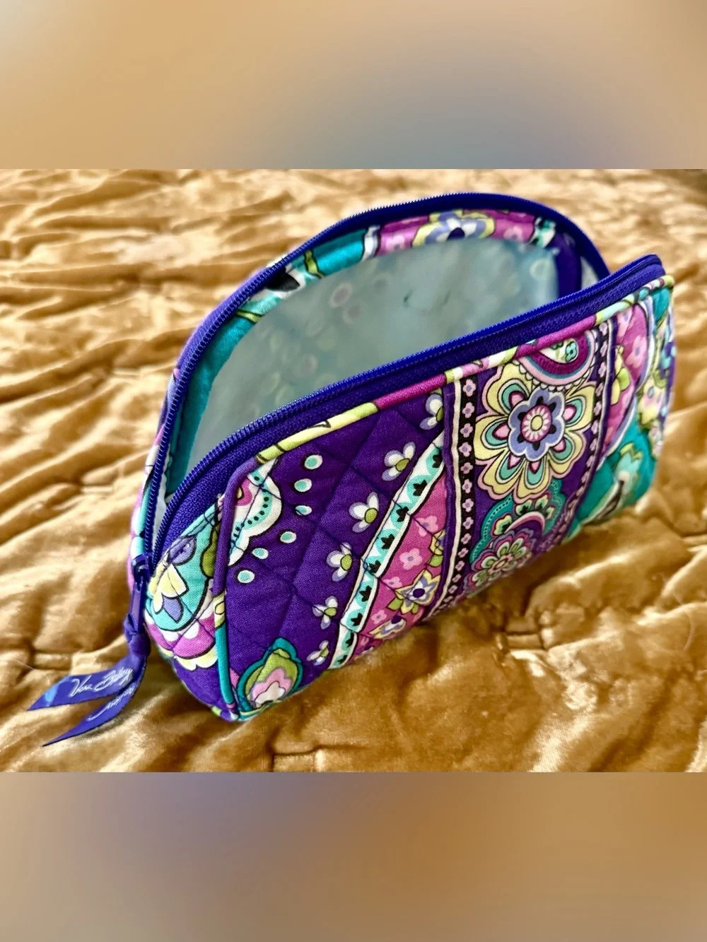 Vera Bradley retired Heather Purple Paisley Medium Quilted Cosmetic Bag